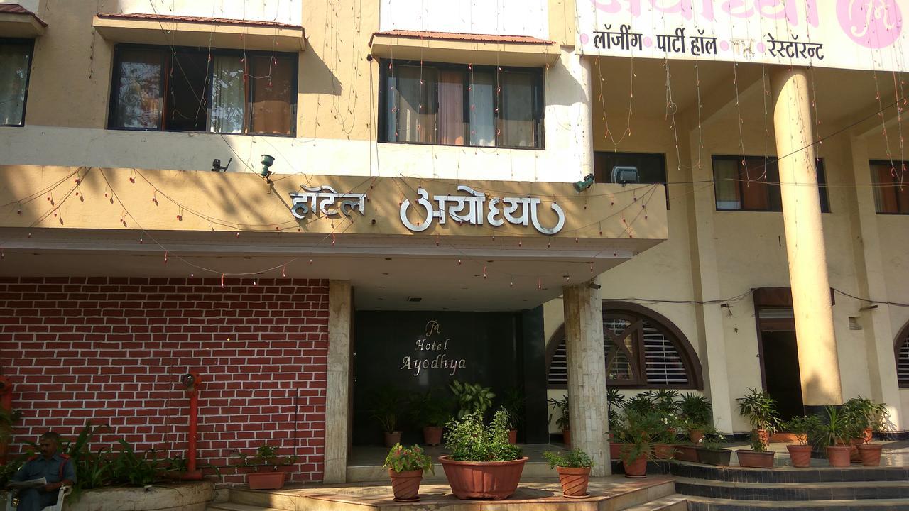 Hotel Ayodhya นาชิก ภายนอก รูปภาพ